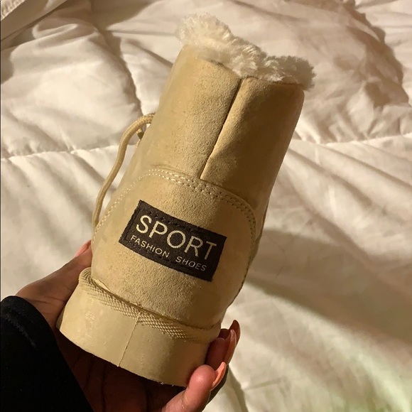 Cream colored boots - Picture 3 of 3